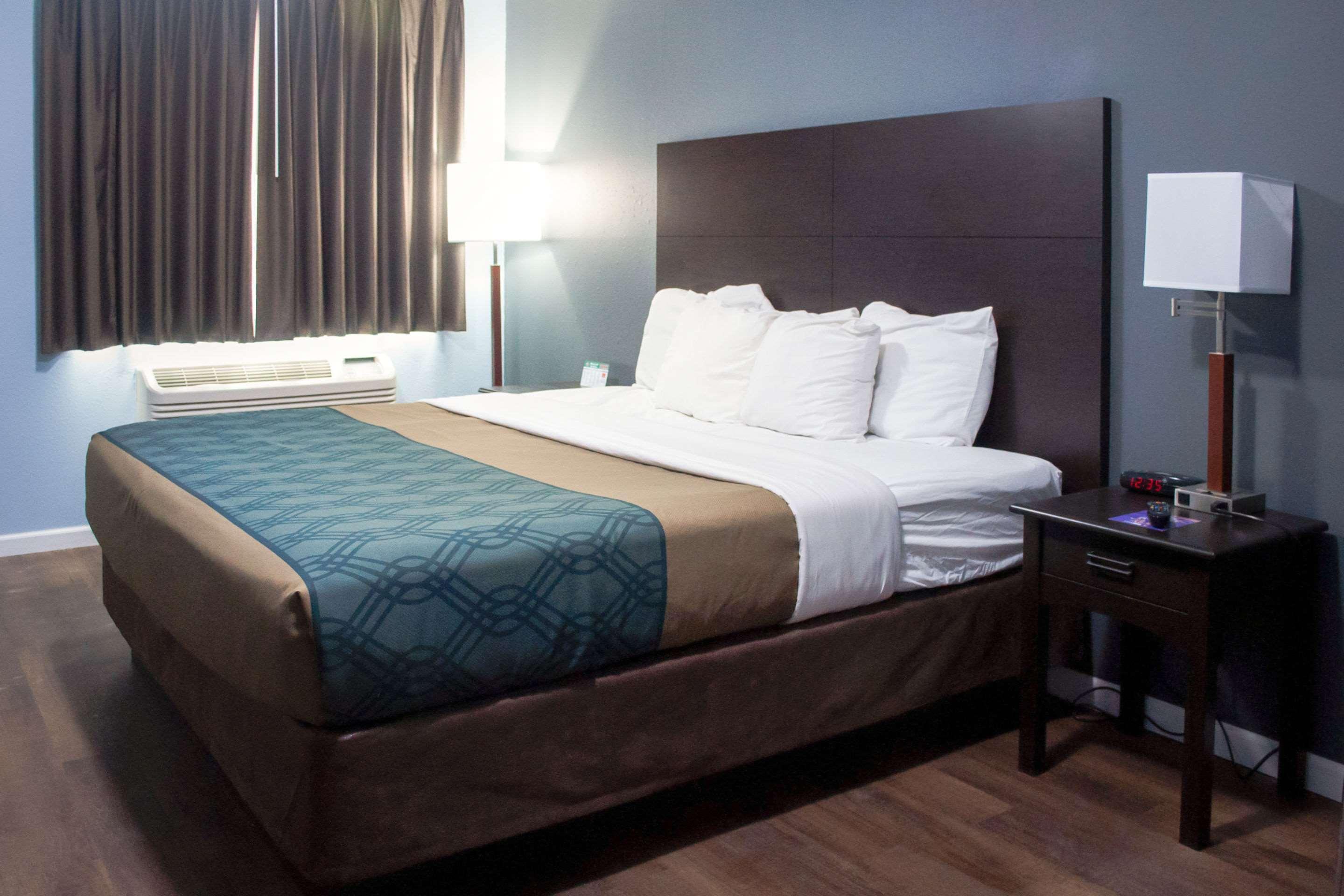 Econo Lodge Inn & Suites South Sandusky Eksteriør bilde