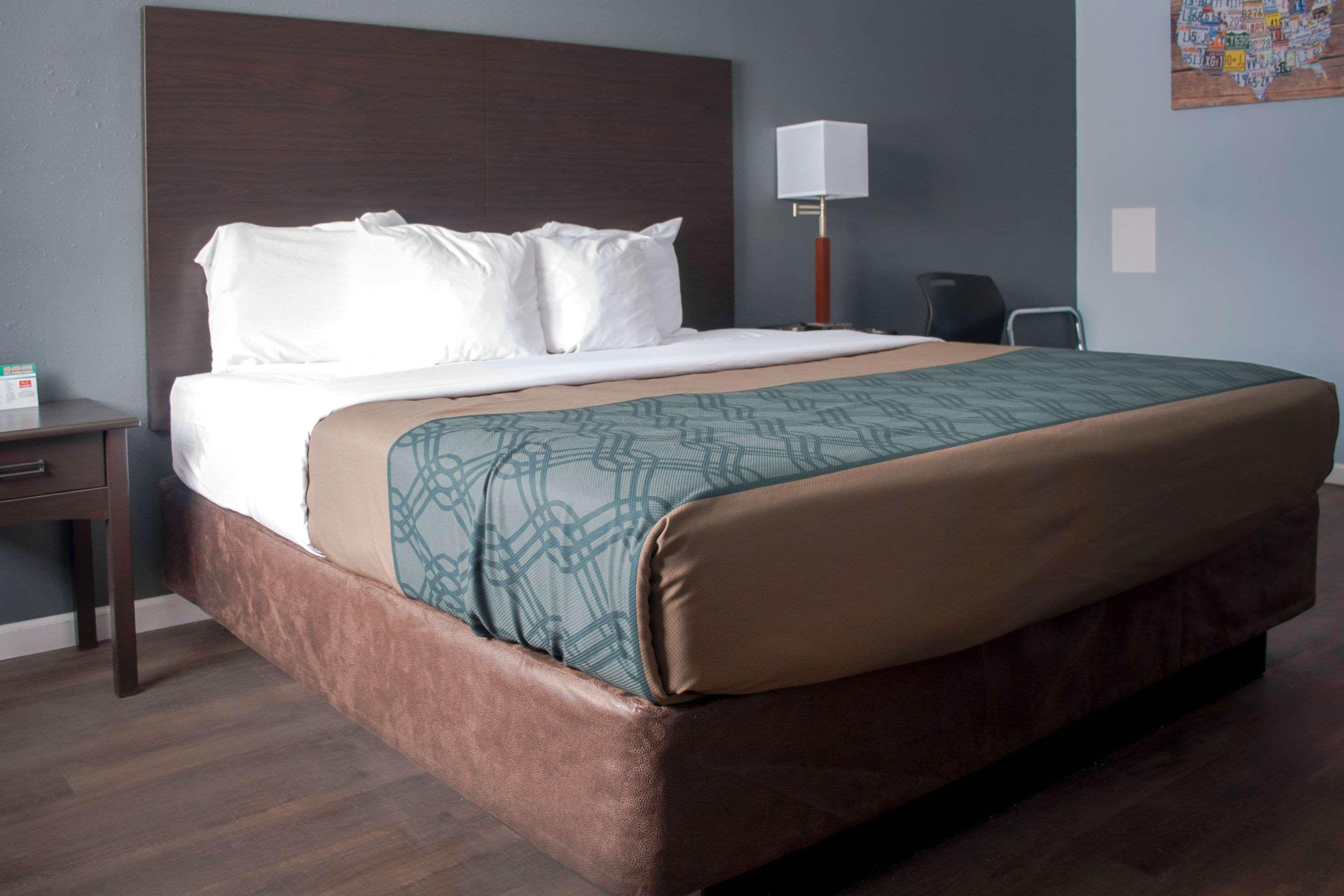 Econo Lodge Inn & Suites South Sandusky Eksteriør bilde