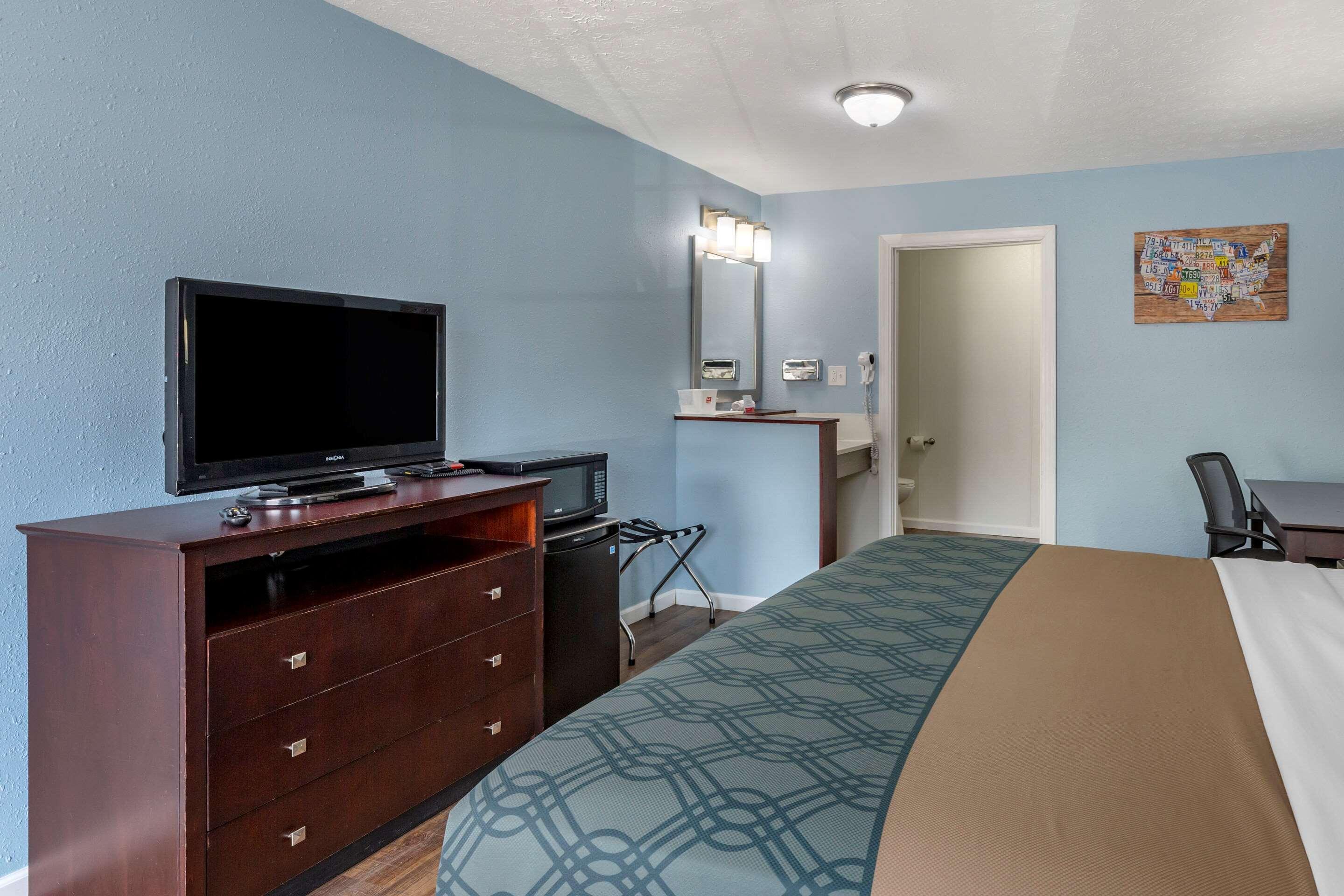 Econo Lodge Inn & Suites South Sandusky Eksteriør bilde