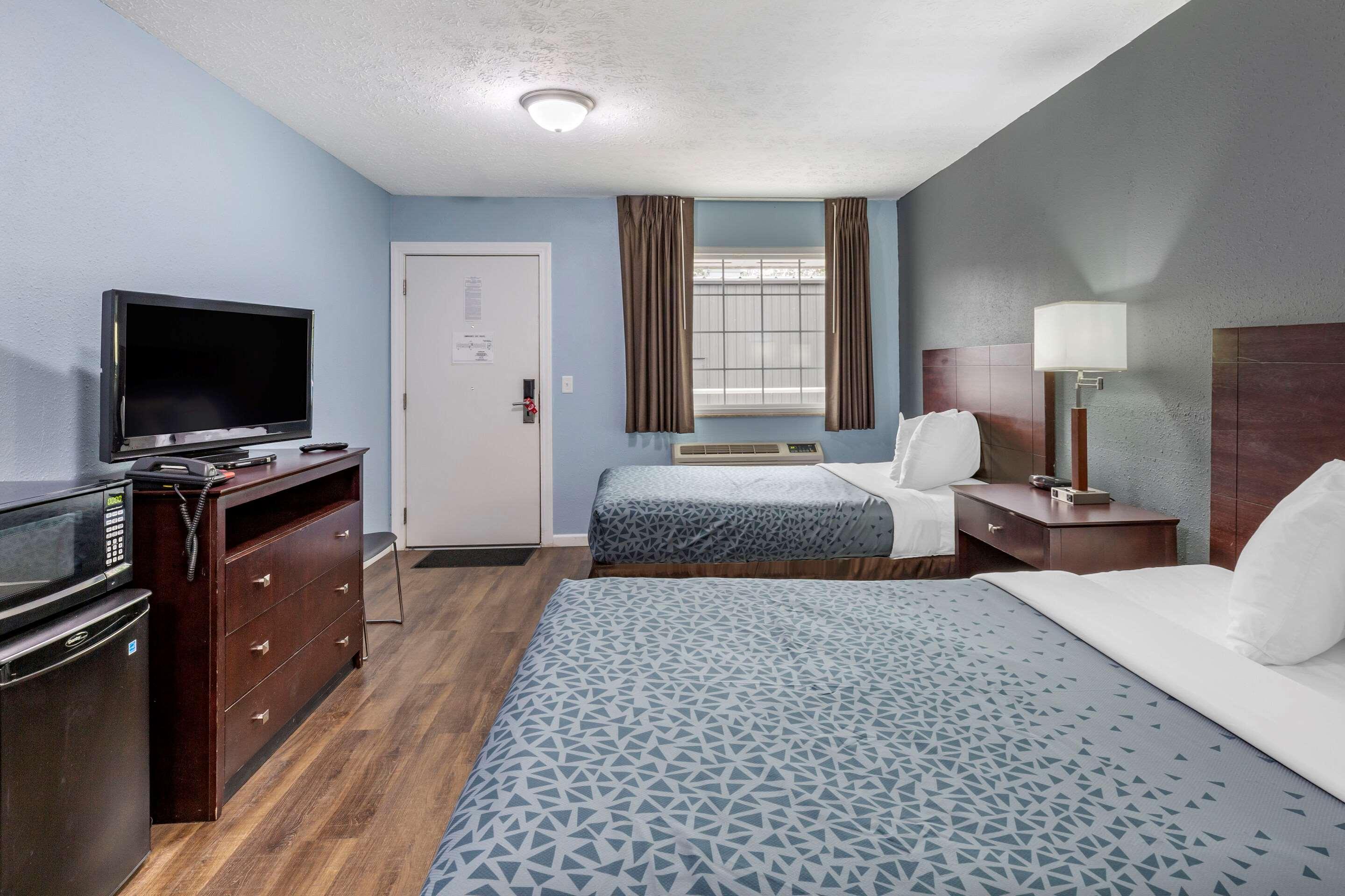 Econo Lodge Inn & Suites South Sandusky Eksteriør bilde