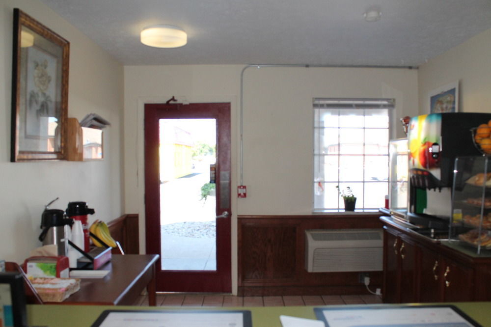 Econo Lodge Inn & Suites South Sandusky Eksteriør bilde