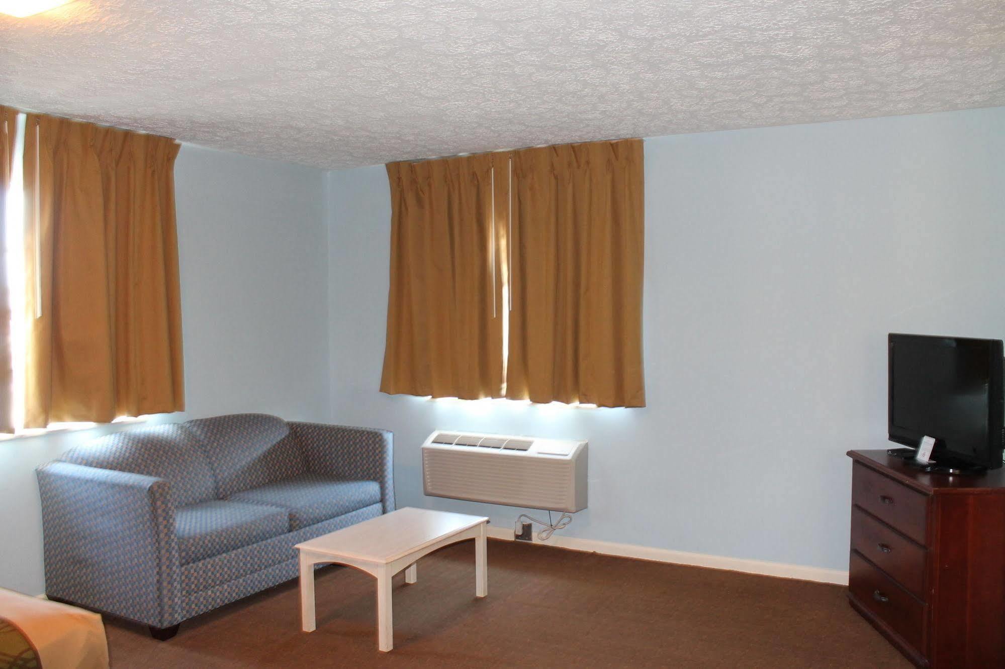Econo Lodge Inn & Suites South Sandusky Eksteriør bilde