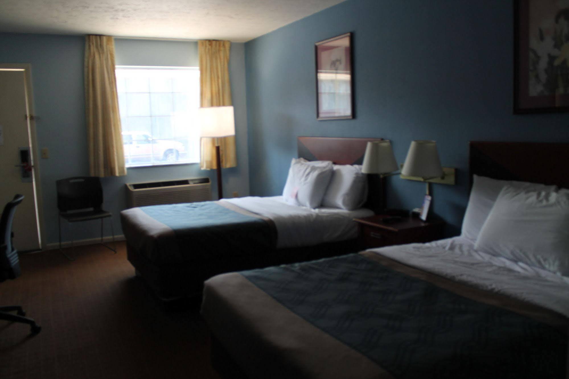 Econo Lodge Inn & Suites South Sandusky Eksteriør bilde